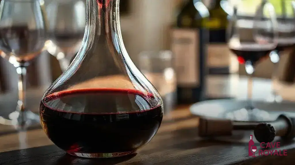 A importância da decantação: nem todos os vinhos precisam